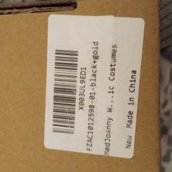 Georgous Feather Neck Piece - Picture 9 of 11